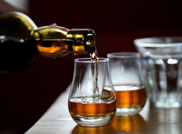 Whisky vieilli en fût de chêne : pourquoi employer des fûts pour le vieillissement ?