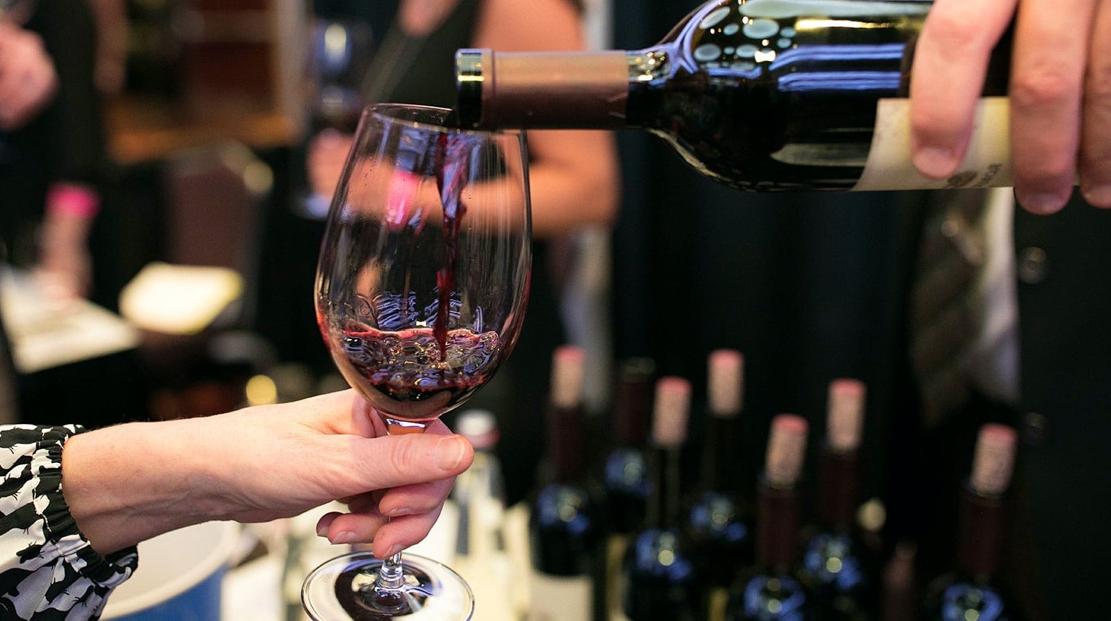 Salon des vins et gastronomie : dégustation de vins et produits du terroir