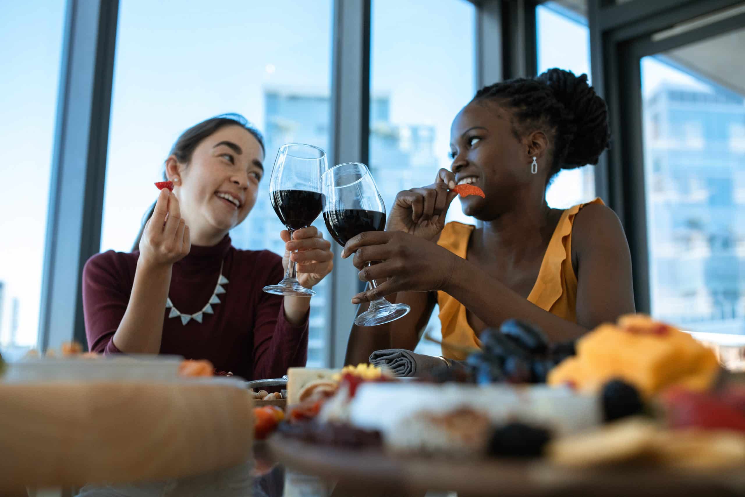 box vin et charcuterie : sélection de vin, charcuterie et accompagnements pour l'apéro